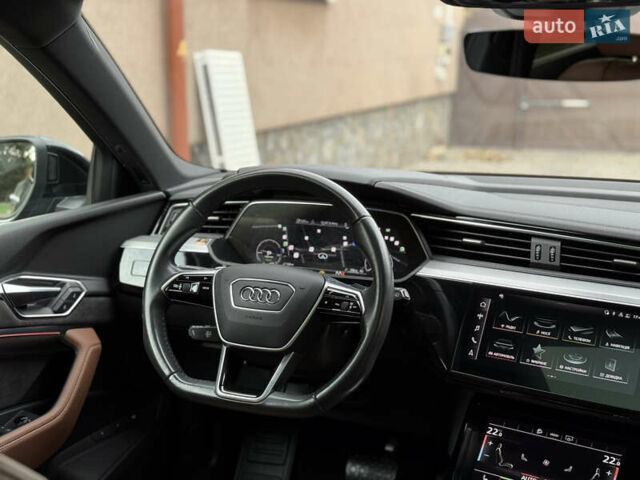 Серый Ауди E-Tron, объемом двигателя 0 л и пробегом 43 тыс. км за 41777 $, фото 46 на Automoto.ua