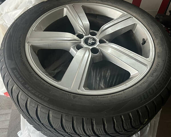 Серый Ауди E-Tron, объемом двигателя 0 л и пробегом 58 тыс. км за 44950 $, фото 33 на Automoto.ua