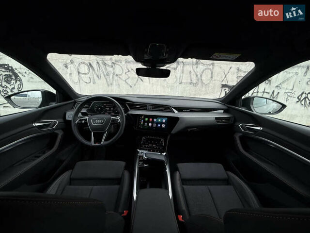 Серый Ауди E-Tron, объемом двигателя 0 л и пробегом 104 тыс. км за 39820 $, фото 66 на Automoto.ua