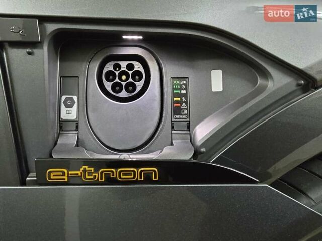 Сірий Ауді E-Tron, об'ємом двигуна 0 л та пробігом 100 тис. км за 41888 $, фото 91 на Automoto.ua