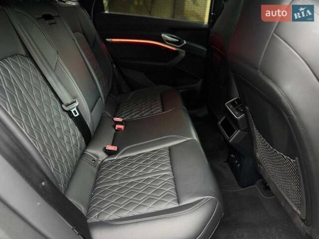 Сірий Ауді E-Tron, об'ємом двигуна 0 л та пробігом 28 тис. км за 47700 $, фото 23 на Automoto.ua