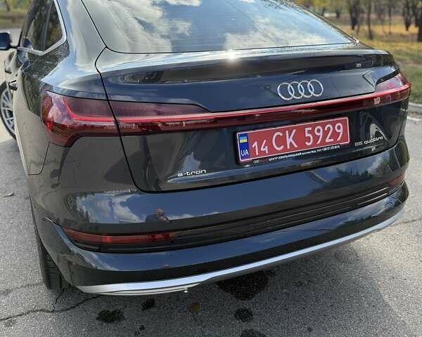 Серый Ауди E-Tron, объемом двигателя 0 л и пробегом 31 тыс. км за 40500 $, фото 5 на Automoto.ua