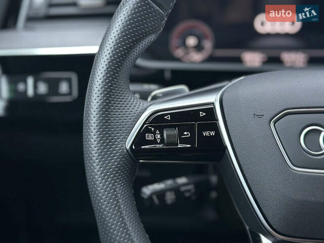 Серый Ауди E-Tron, объемом двигателя 0 л и пробегом 48 тыс. км за 49999 $, фото 53 на Automoto.ua