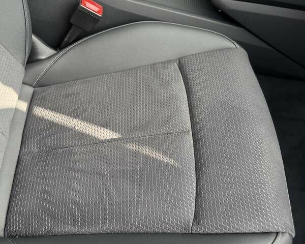 Серый Ауди E-Tron, объемом двигателя 0 л и пробегом 31 тыс. км за 40500 $, фото 21 на Automoto.ua