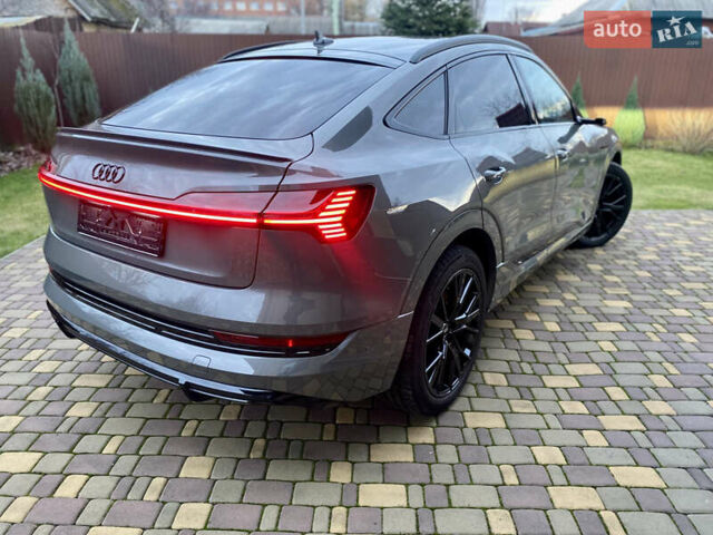 Сірий Ауді E-Tron, об'ємом двигуна 0 л та пробігом 43 тис. км за 45500 $, фото 1 на Automoto.ua