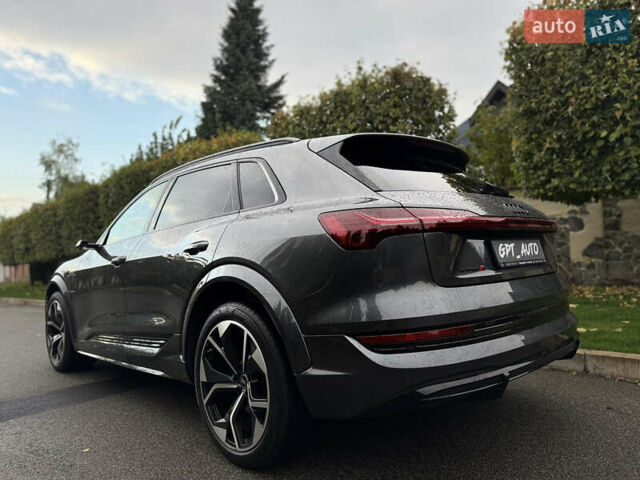 Серый Ауди E-Tron, объемом двигателя 0 л и пробегом 27 тыс. км за 48800 $, фото 6 на Automoto.ua