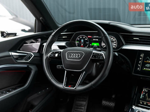 Серый Ауди E-Tron, объемом двигателя 0 л и пробегом 33 тыс. км за 53000 $, фото 21 на Automoto.ua