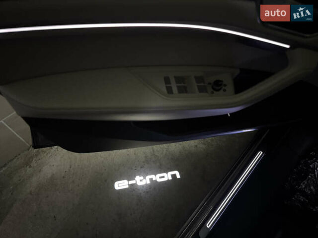 Сірий Ауді E-Tron, об'ємом двигуна 0 л та пробігом 61 тис. км за 39999 $, фото 24 на Automoto.ua