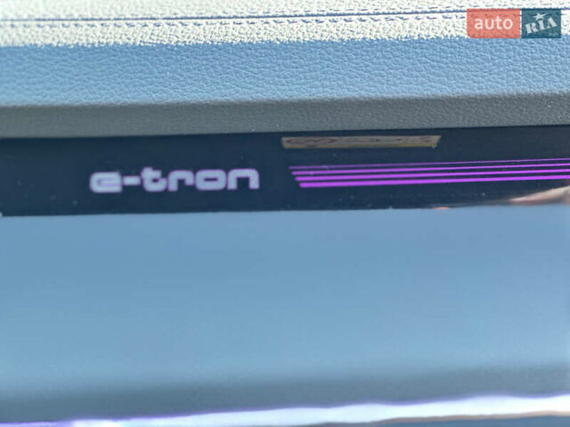 Сірий Ауді E-Tron, об'ємом двигуна 0 л та пробігом 58 тис. км за 45200 $, фото 24 на Automoto.ua