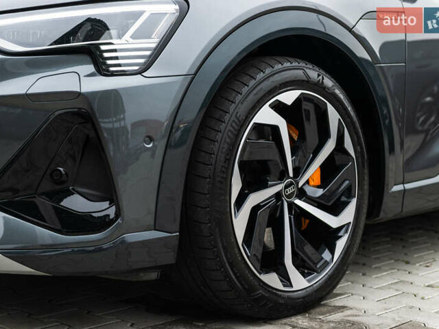 Серый Ауди E-Tron, объемом двигателя 0 л и пробегом 33 тыс. км за 53000 $, фото 17 на Automoto.ua