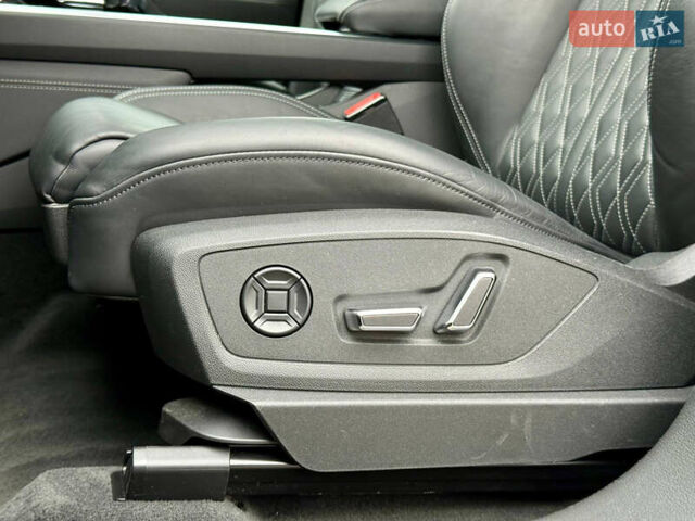 Серый Ауди E-Tron, объемом двигателя 0 л и пробегом 37 тыс. км за 49500 $, фото 35 на Automoto.ua