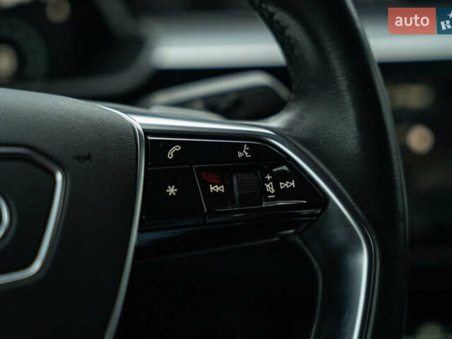 Сірий Ауді E-Tron, об'ємом двигуна 0 л та пробігом 64 тис. км за 37900 $, фото 29 на Automoto.ua