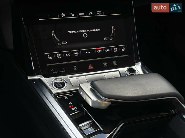 Серый Ауди E-Tron, объемом двигателя 0 л и пробегом 32 тыс. км за 42131 $, фото 55 на Automoto.ua