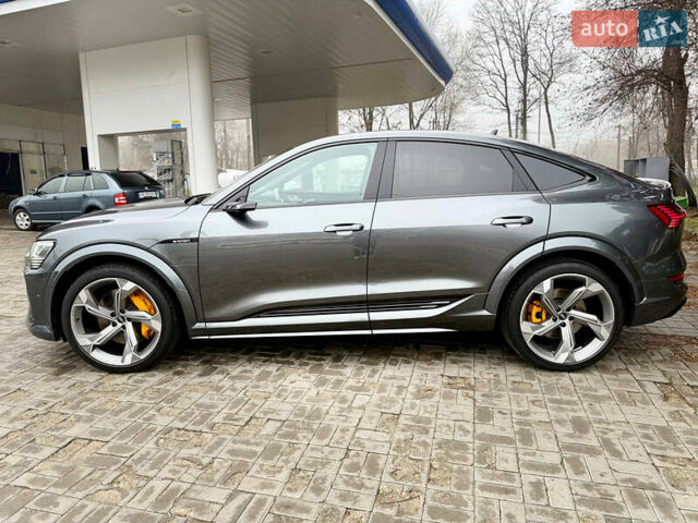 Серый Ауди E-Tron, объемом двигателя 0 л и пробегом 37 тыс. км за 49500 $, фото 10 на Automoto.ua