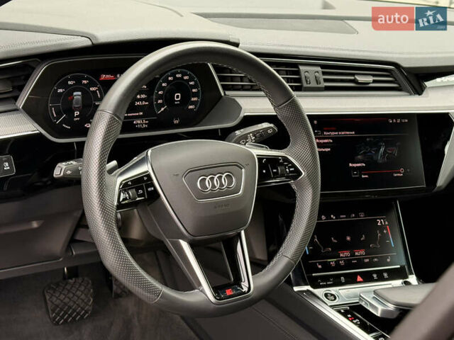 Серый Ауди E-Tron, объемом двигателя 0 л и пробегом 104 тыс. км за 39820 $, фото 34 на Automoto.ua