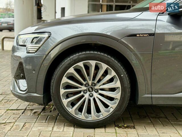 Сірий Ауді E-Tron, об'ємом двигуна 0 л та пробігом 39 тис. км за 46500 $, фото 27 на Automoto.ua
