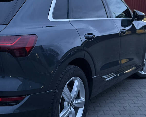 Серый Ауди E-Tron, объемом двигателя 0 л и пробегом 45 тыс. км за 42000 $, фото 5 на Automoto.ua