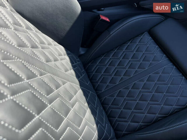 Серый Ауди E-Tron, объемом двигателя 0 л и пробегом 42 тыс. км за 47848 $, фото 44 на Automoto.ua