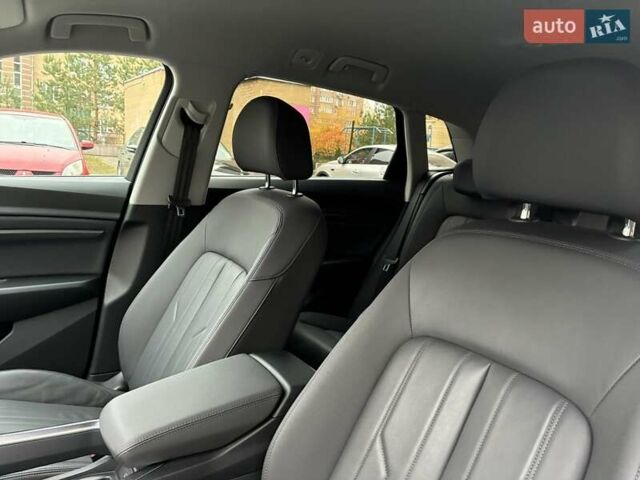 Серый Ауди E-Tron, объемом двигателя 0 л и пробегом 112 тыс. км за 31900 $, фото 70 на Automoto.ua