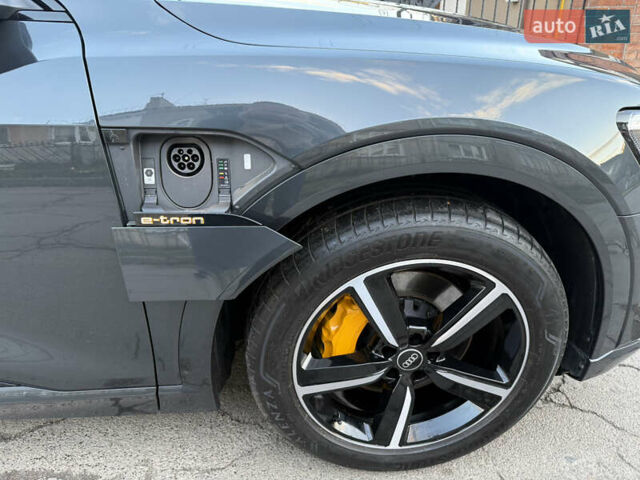 Серый Ауди E-Tron, объемом двигателя 0 л и пробегом 13 тыс. км за 36500 $, фото 57 на Automoto.ua