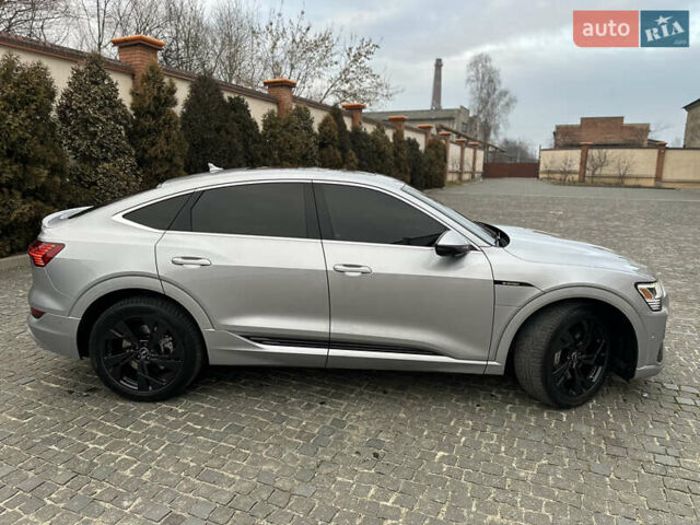 Сірий Ауді E-Tron, об'ємом двигуна 0 л та пробігом 80 тис. км за 39900 $, фото 8 на Automoto.ua