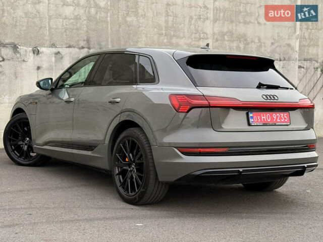 Серый Ауди E-Tron, объемом двигателя 0 л и пробегом 104 тыс. км за 39820 $, фото 19 на Automoto.ua