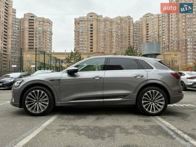 Серый Ауди E-Tron, объемом двигателя 0 л и пробегом 112 тыс. км за 31900 $, фото 23 на Automoto.ua