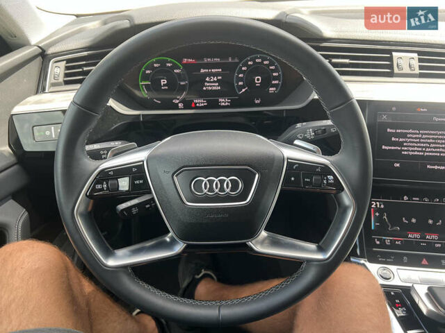 Сірий Ауді E-Tron, об'ємом двигуна 0 л та пробігом 22 тис. км за 48490 $, фото 21 на Automoto.ua