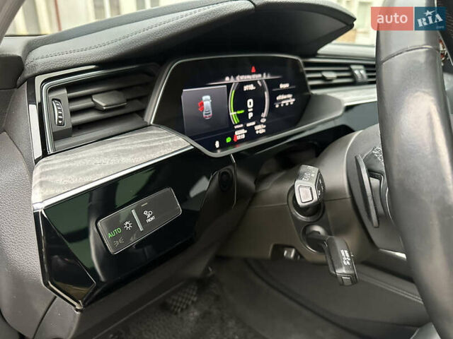 Сірий Ауді E-Tron, об'ємом двигуна 0 л та пробігом 80 тис. км за 39900 $, фото 33 на Automoto.ua