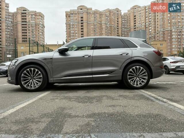 Серый Ауди E-Tron, объемом двигателя 0 л и пробегом 112 тыс. км за 31900 $, фото 24 на Automoto.ua