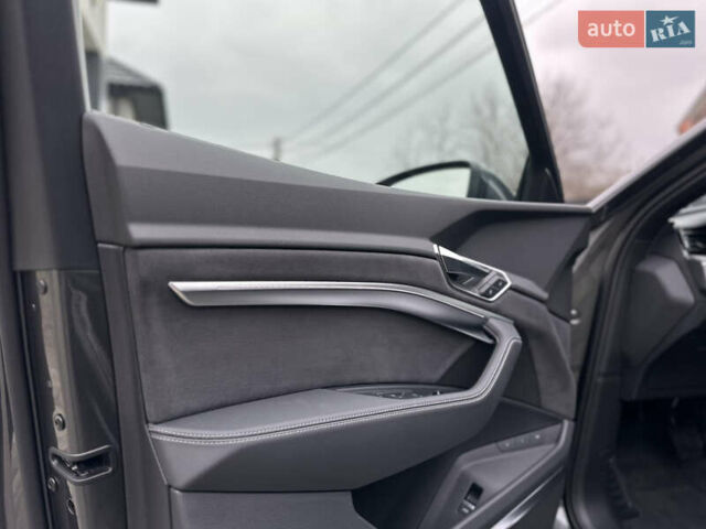 Сірий Ауді E-Tron, об'ємом двигуна 0 л та пробігом 22 тис. км за 49999 $, фото 42 на Automoto.ua