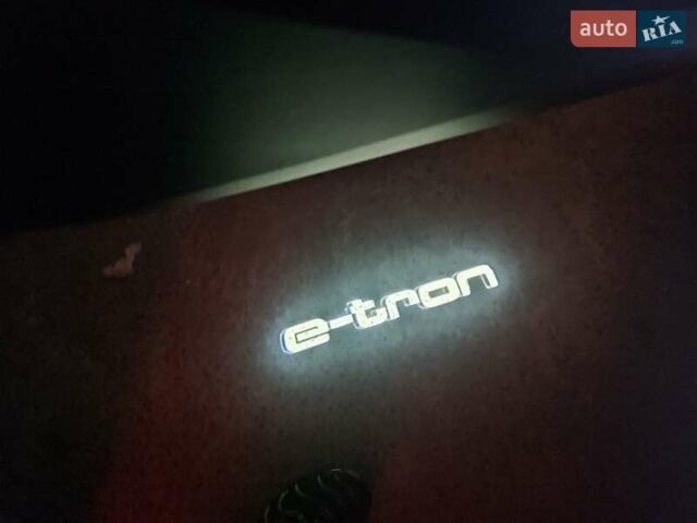 Сірий Ауді E-Tron, об'ємом двигуна 0 л та пробігом 36 тис. км за 47777 $, фото 40 на Automoto.ua