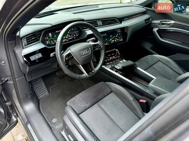 Серый Ауди E-Tron, объемом двигателя 0 л и пробегом 39 тыс. км за 44500 $, фото 25 на Automoto.ua