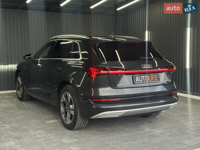 Сірий Ауді E-Tron, об'ємом двигуна 0 л та пробігом 99 тис. км за 33500 $, фото 5 на Automoto.ua