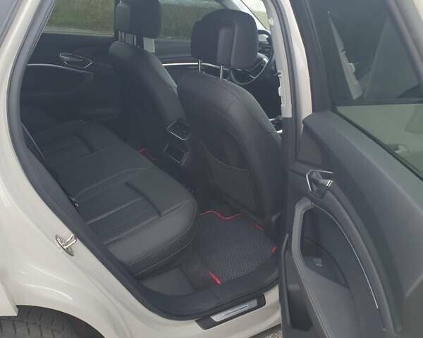 Серый Ауди E-Tron, объемом двигателя 0 л и пробегом 30 тыс. км за 45000 $, фото 16 на Automoto.ua