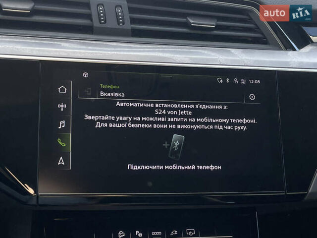 Серый Ауди E-Tron, объемом двигателя 0 л и пробегом 32 тыс. км за 42131 $, фото 61 на Automoto.ua