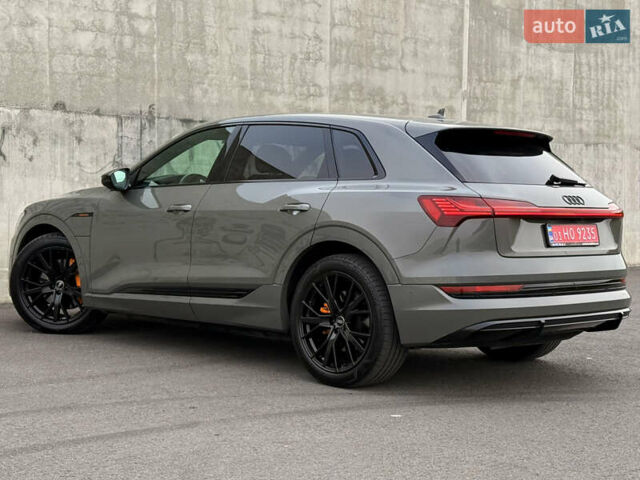 Серый Ауди E-Tron, объемом двигателя 0 л и пробегом 104 тыс. км за 39820 $, фото 20 на Automoto.ua
