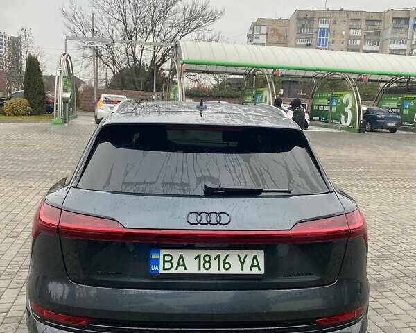 Сірий Ауді E-Tron, об'ємом двигуна 0 л та пробігом 26 тис. км за 34000 $, фото 1 на Automoto.ua