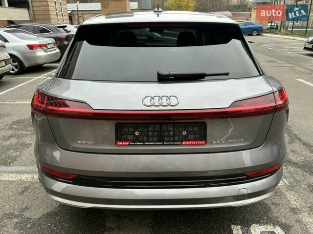 Серый Ауди E-Tron, объемом двигателя 0 л и пробегом 112 тыс. км за 31900 $, фото 45 на Automoto.ua