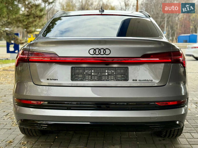 Серый Ауди E-Tron, объемом двигателя 0 л и пробегом 31 тыс. км за 46500 $, фото 23 на Automoto.ua