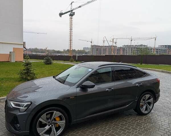 Серый Ауди E-Tron, объемом двигателя 0 л и пробегом 41 тыс. км за 43500 $, фото 4 на Automoto.ua