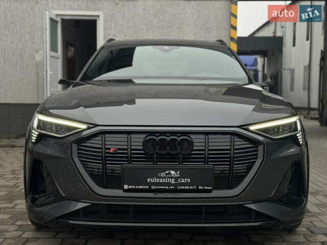 Серый Ауди E-Tron, объемом двигателя 0 л и пробегом 59 тыс. км за 44999 $, фото 1 на Automoto.ua