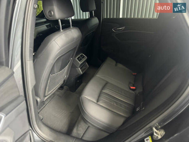 Сірий Ауді E-Tron, об'ємом двигуна 0 л та пробігом 99 тис. км за 33500 $, фото 10 на Automoto.ua