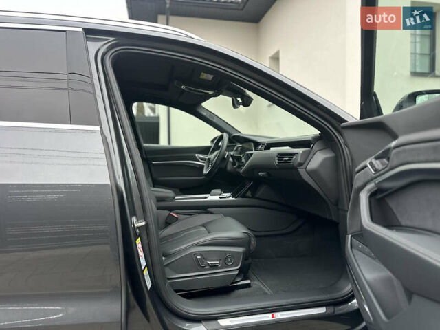 Сірий Ауді E-Tron, об'ємом двигуна 0 л та пробігом 48 тис. км за 49999 $, фото 90 на Automoto.ua