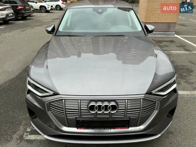 Серый Ауди E-Tron, объемом двигателя 0 л и пробегом 112 тыс. км за 31900 $, фото 30 на Automoto.ua
