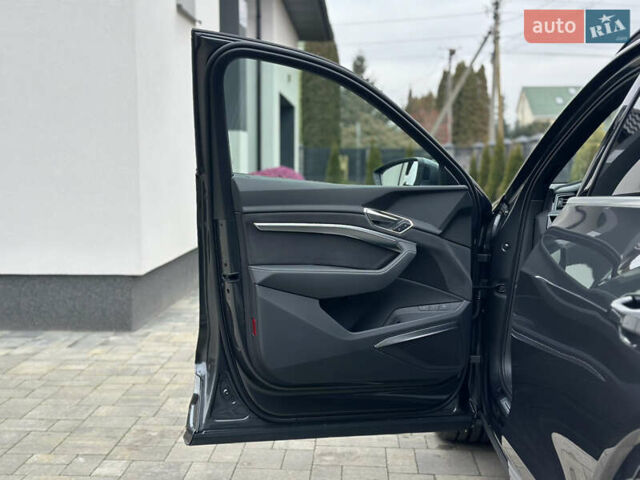 Сірий Ауді E-Tron, об'ємом двигуна 0 л та пробігом 22 тис. км за 49999 $, фото 41 на Automoto.ua