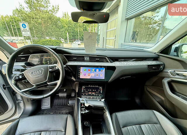 Серый Ауди E-Tron, объемом двигателя 0 л и пробегом 32 тыс. км за 35000 $, фото 36 на Automoto.ua