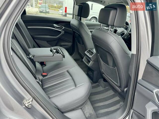 Ауди E-Tron 2022 в Хмельницком на Automoto.ua Серый Ауди E-Tron, объемом двигателя 0 л и пробегом 82 тыс. км за 39999 $, фото 31 на Automoto.ua