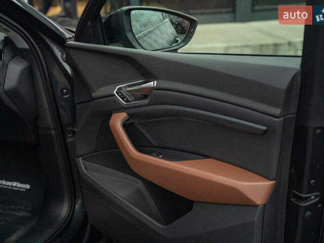 Сірий Ауді E-Tron, об'ємом двигуна 0 л та пробігом 64 тис. км за 37900 $, фото 44 на Automoto.ua