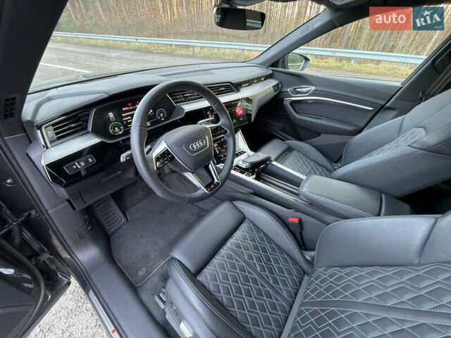 Серый Ауди E-Tron, объемом двигателя 0 л и пробегом 14 тыс. км за 53999 $, фото 78 на Automoto.ua